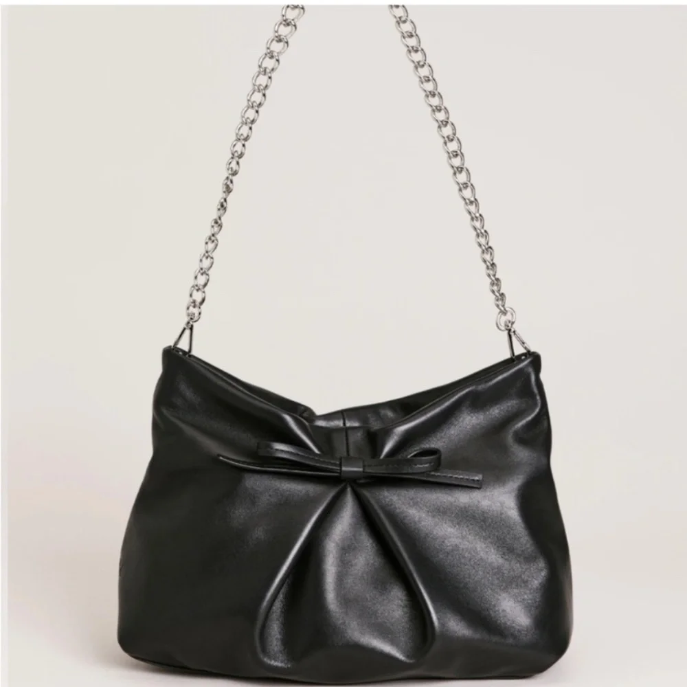 Reformation Vittoria Leather clutch Black